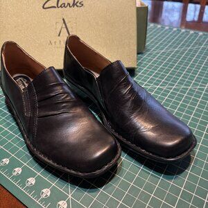 Clarks Artisan Sweetclover Black Leather Slip-On Shoes Size 8M Womens Comfortabl